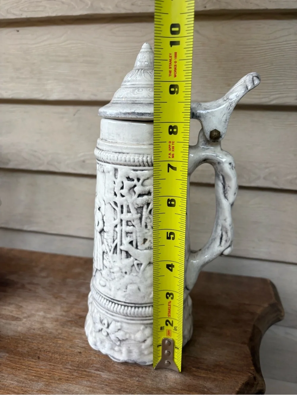 VTG ceramic beer steins, manufactured by Holland Mold.